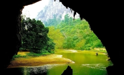 Ba be puong cave