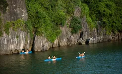 Glory Legend Cruise Kayaking